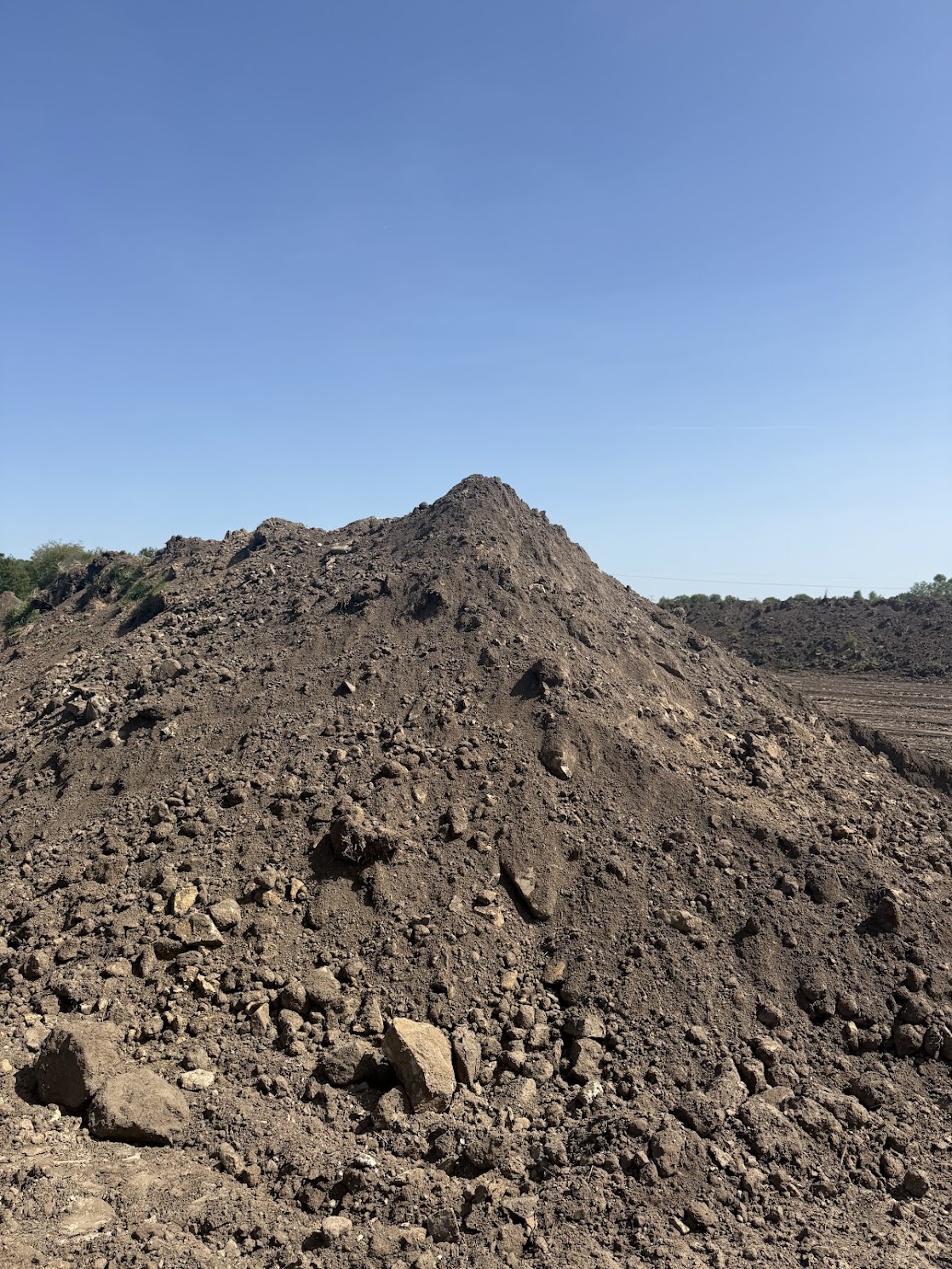 Terre végétale disponible à la vente